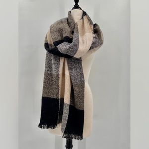 Old Navy Oversized Checked Plaid Blanket Scarf Wrap O/S